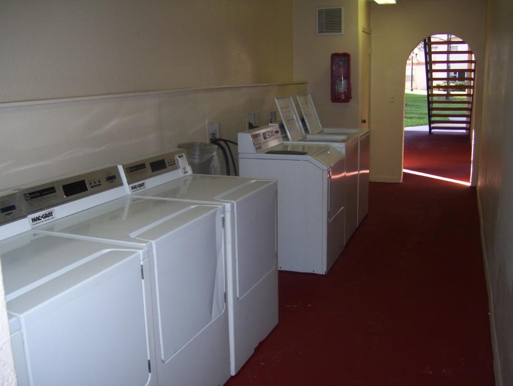 Vista Way laundry area